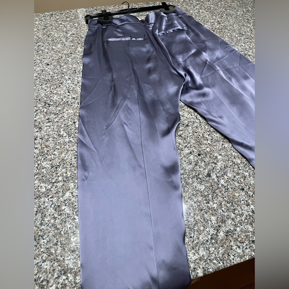 Vince Pleat Front Shiny Pant in purple——Size 6–NWT - Picture 3 of 14